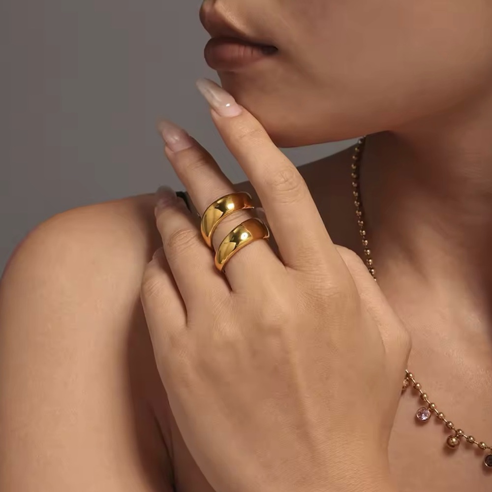 Elegant Gold-Tone Women's Ring